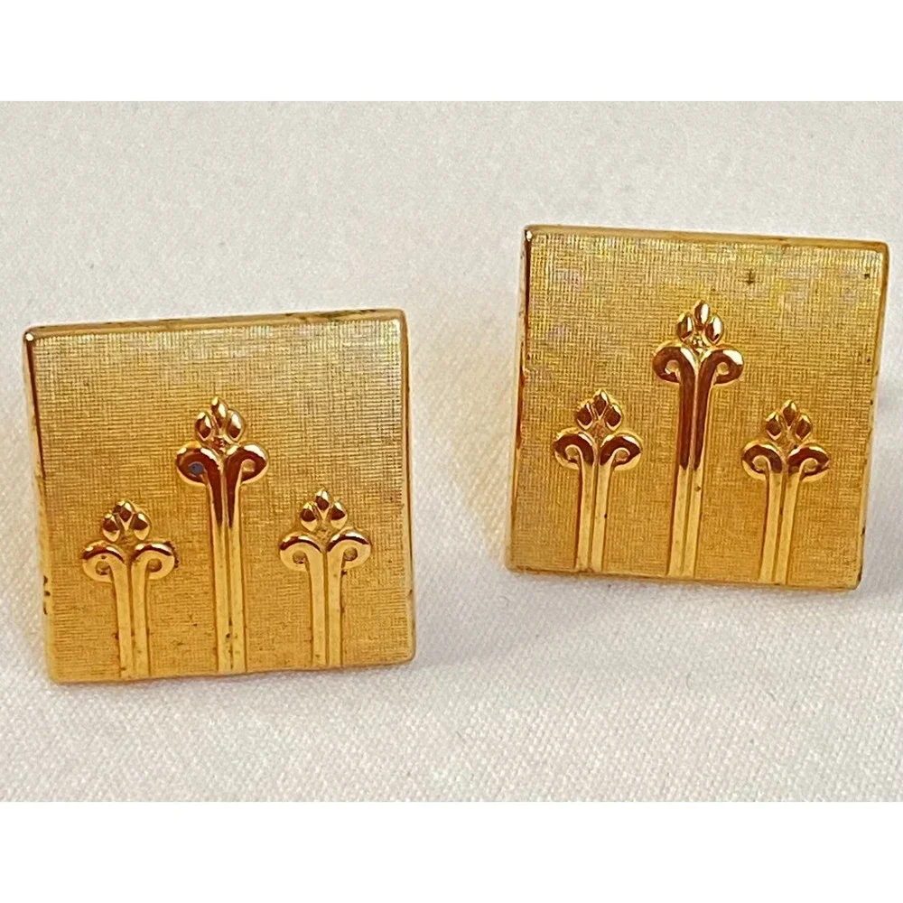 💎Swank Signed Mens Square Gold Tone Engraved Floral Cuff Links
